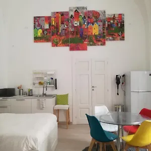 Apartman House Of Colors, Bari
