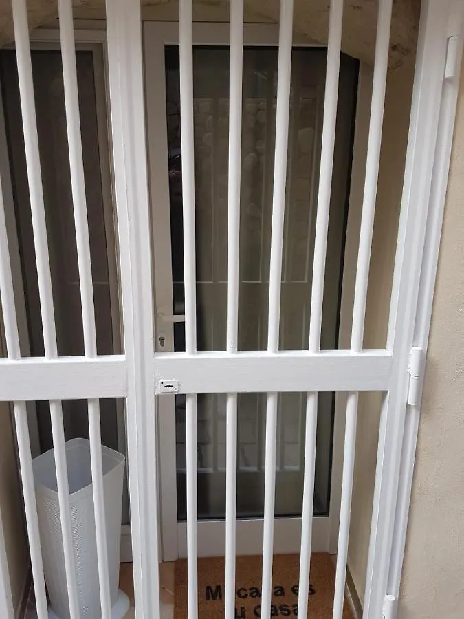 Residenza Rosaria Delle Meraviglie Bari 0*,